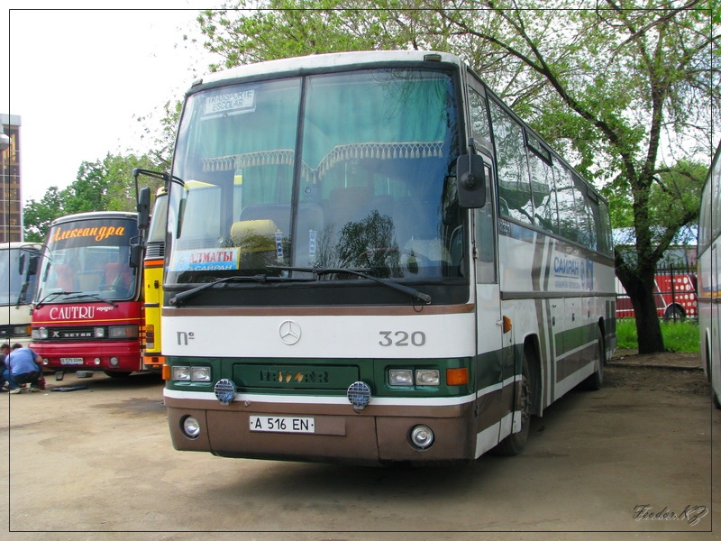 Mercedes Benz o303